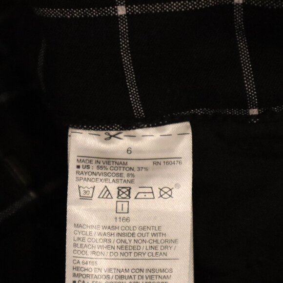 Old Navy Pixie High Rise Black & White Windowpane Pants With Secret-Slim Pockets - Picture 5 of 11